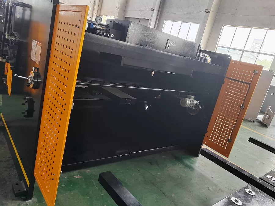 Гильотина гидравлическая Stalex HSB 4000x13